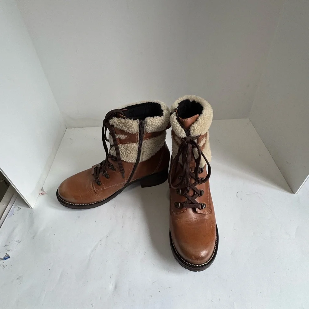 Dromedaris Kara leather and shearling boots cognac color. EU 41_3